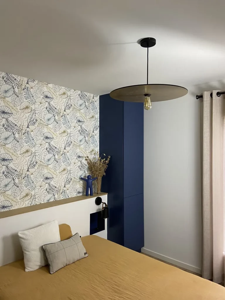 aménagement-chambre-bleu-jaune